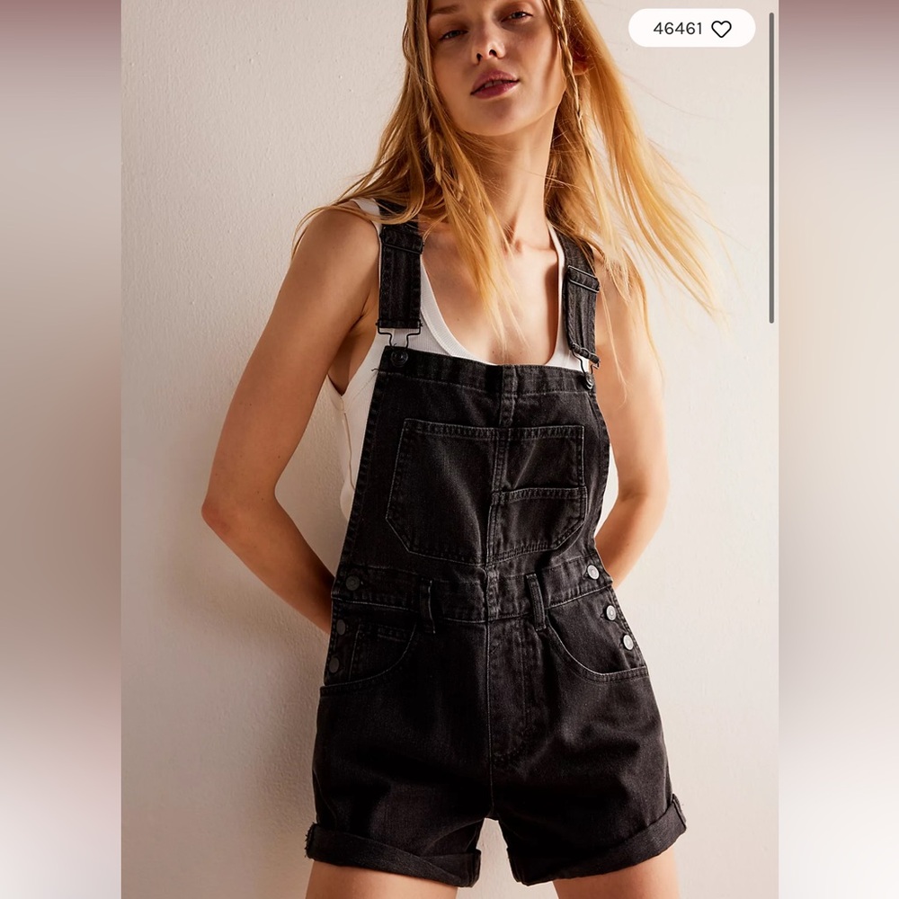We the free shortalls